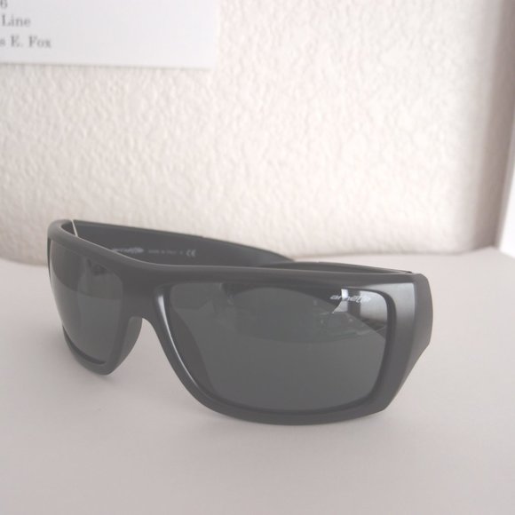 ARNETTE \ display picture 1
